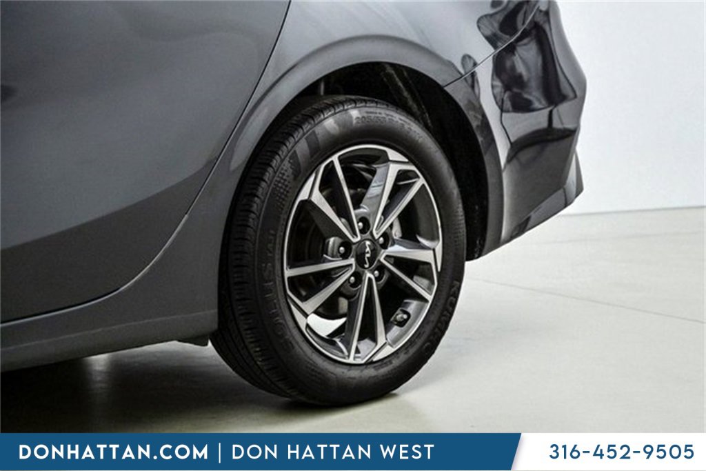 Used 2024 Kia Forte LXS image 39