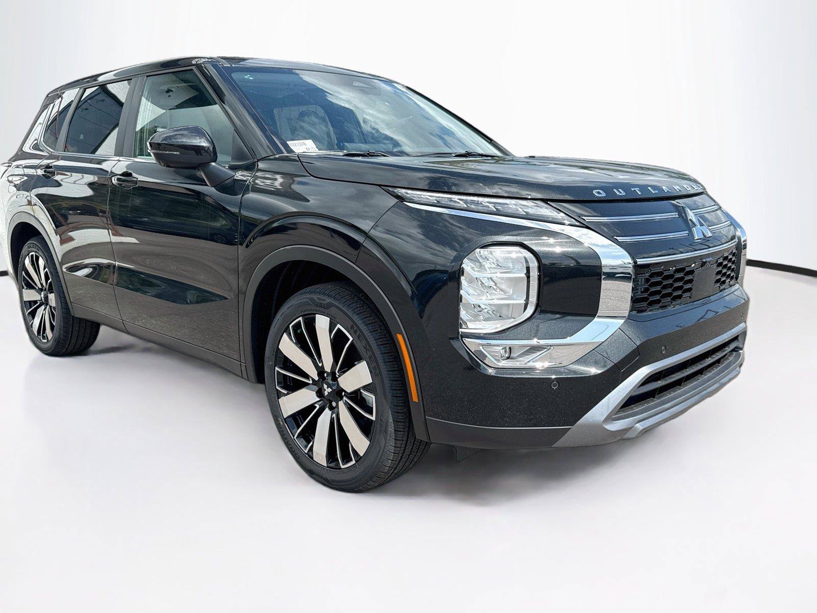 New 2026 Mitsubishi Outlander SE FWD image 7