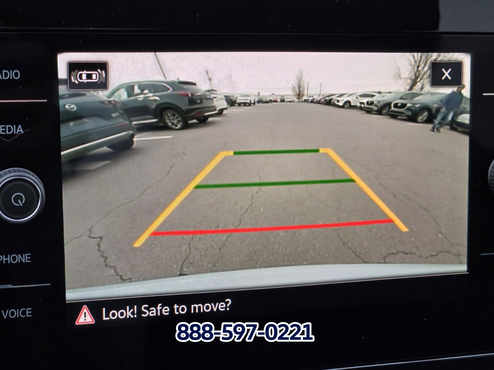 New 2026 Volkswagen Taos SE image 17