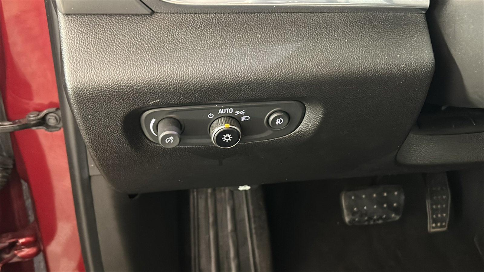 Used 2018 Chevrolet Traverse LT FWD image 24
