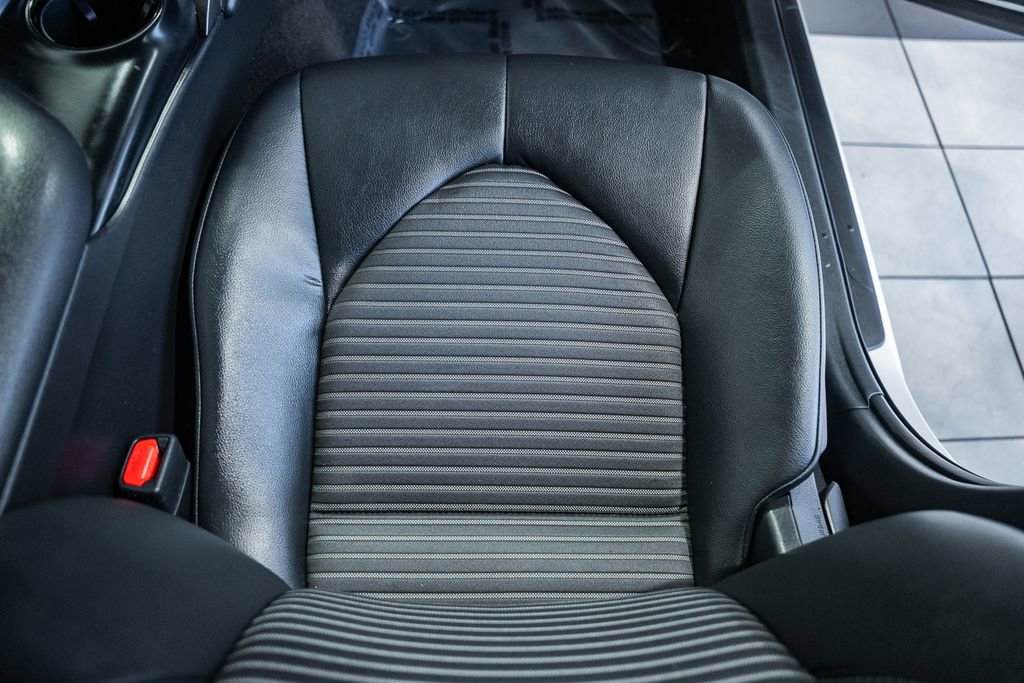 Used 2018 Toyota Camry SE w/ Moonroof Package image 28