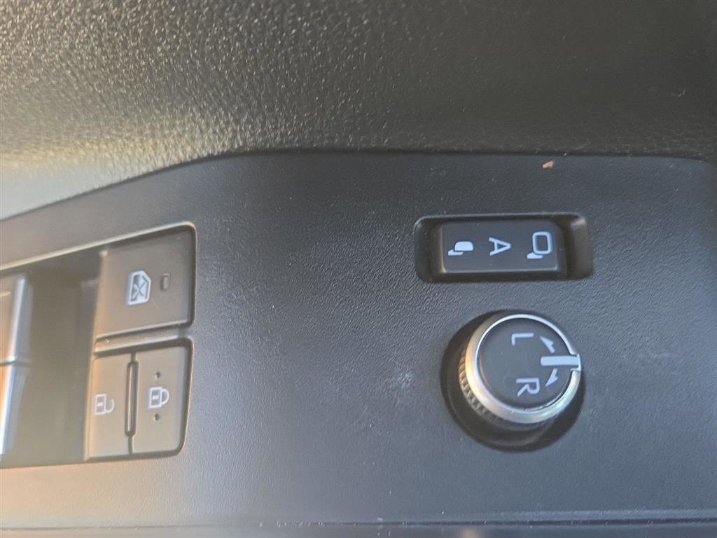 Used 2023 Toyota Highlander Platinum image 15