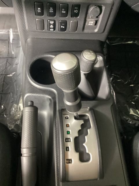 Used 2013 Toyota FJ Cruiser 4WD image 20