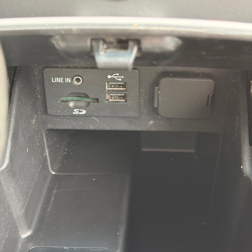 Used 2014 Ford Explorer XLT w/ Equipment Group 201A FWD image 37