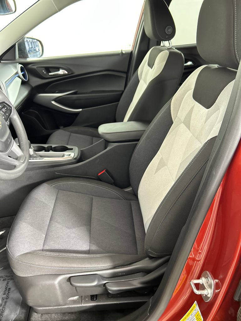 Used 2024 Chevrolet Trax LS w/ Driver Confidence Package FWD image 12