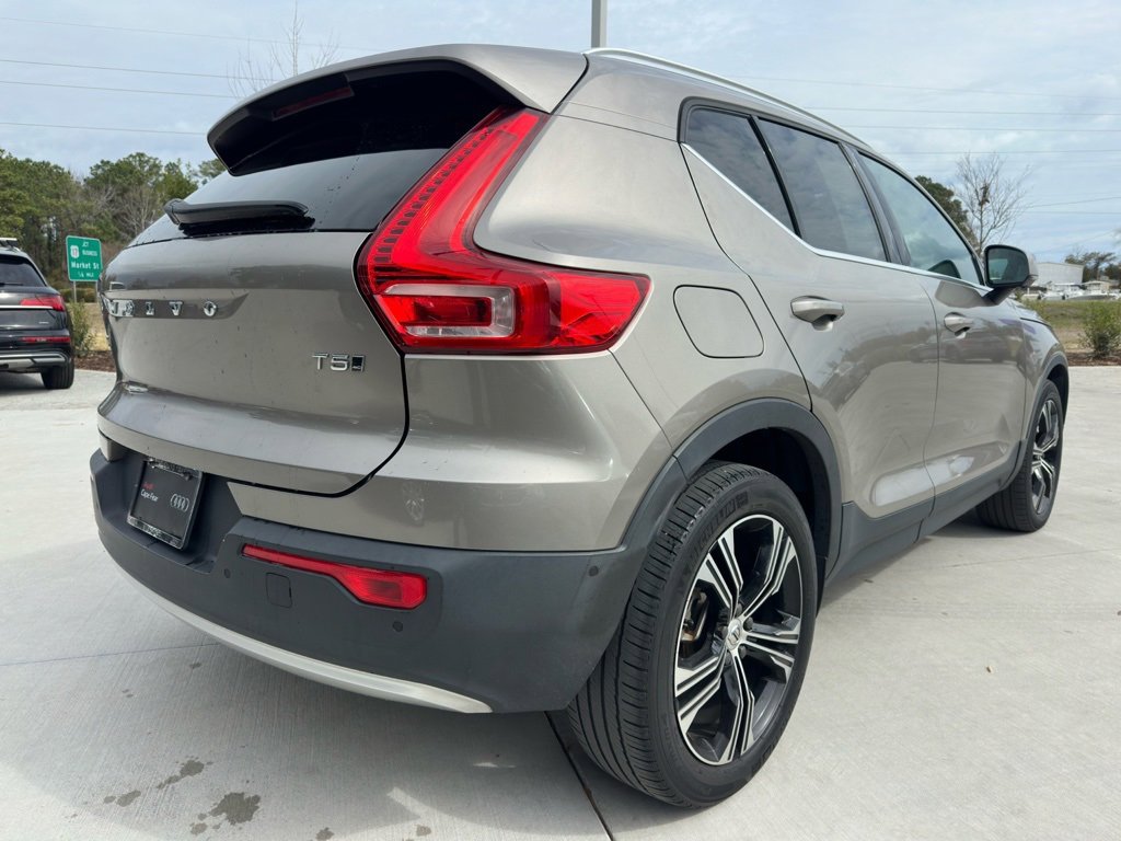 Used 2021 Volvo XC40 T5 Inscription w/ Advanced Package image 3