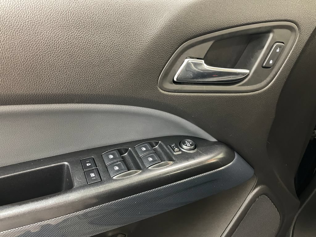 Used 2016 Chevrolet Colorado Z71 AWD/4WD image 24