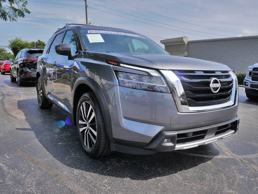 Used 2023 Nissan Pathfinder Platinum AWD/4WD image 3