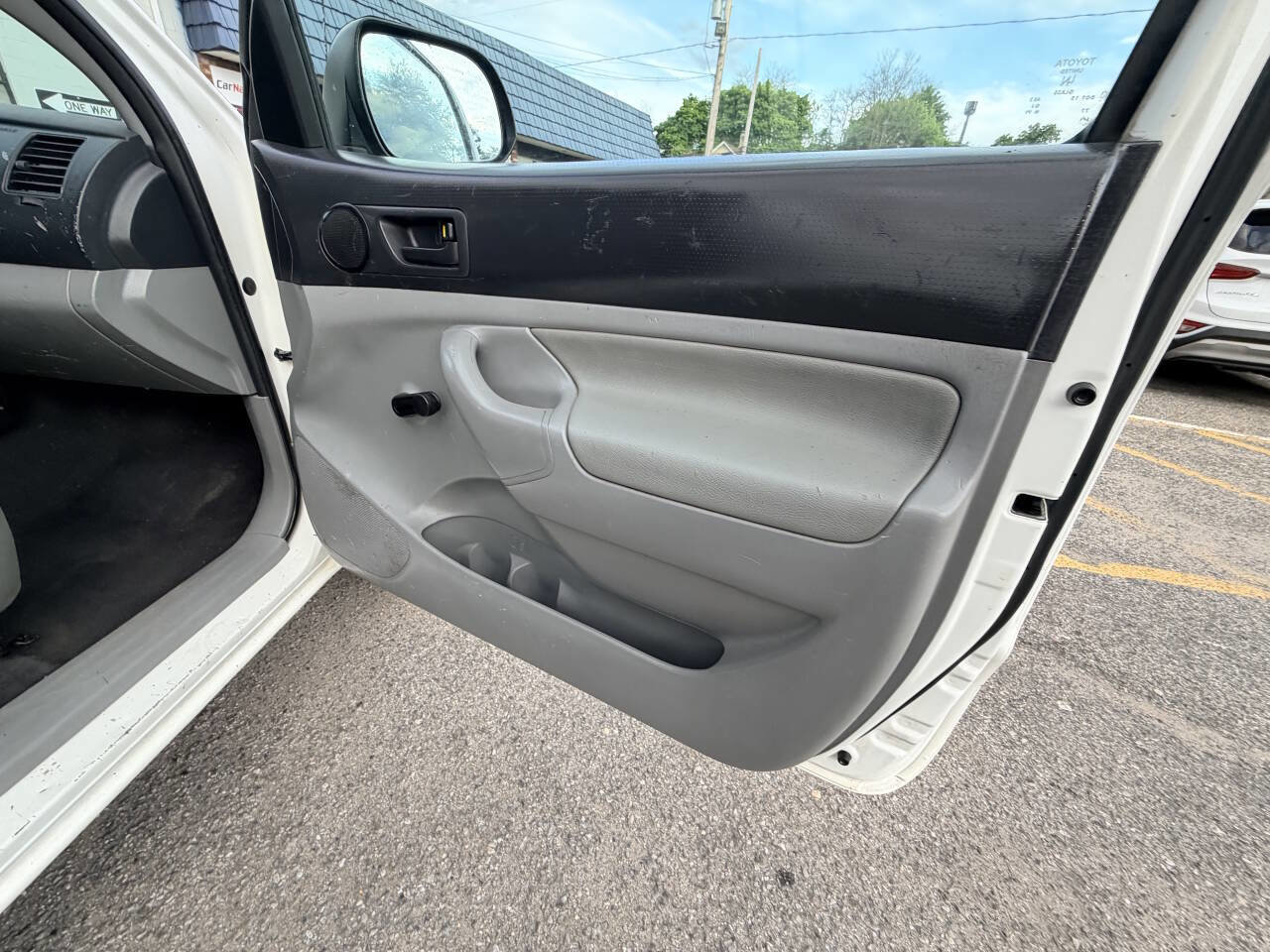 Used 2012 Toyota Tacoma 2WD Regular Cab image 10