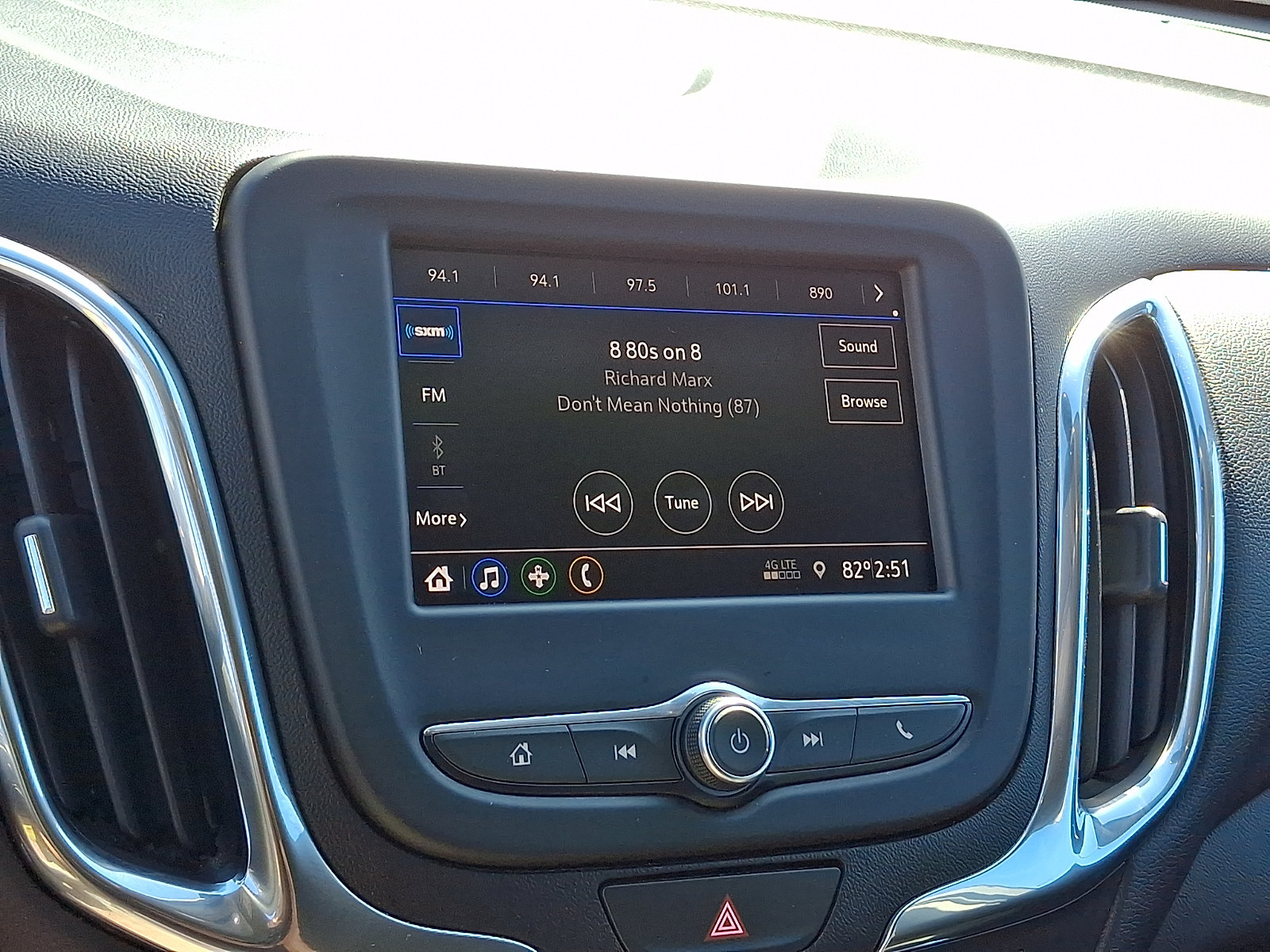 Used 2020 Chevrolet Equinox LT AWD/4WD image 18