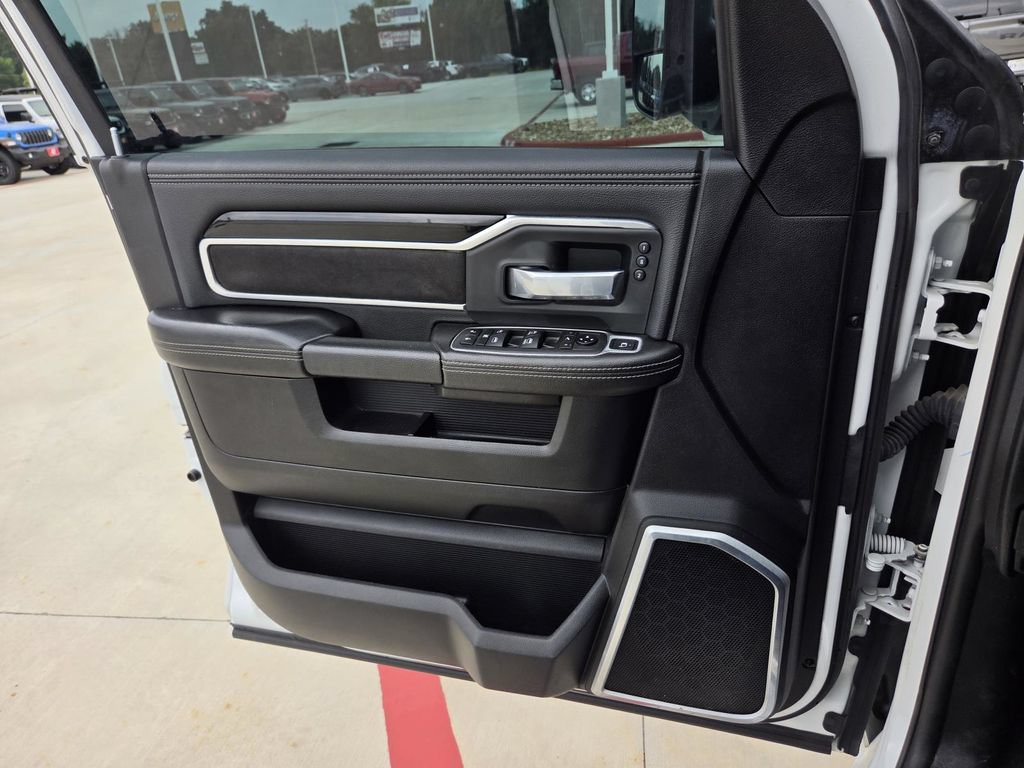 Used 2020 RAM 2500 Laramie w/ Night Edition AWD/4WD image 9