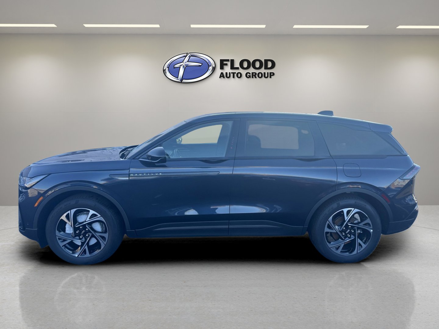 Used 2024 Lincoln Nautilus Premier w/ Equipment Group 102A image 4