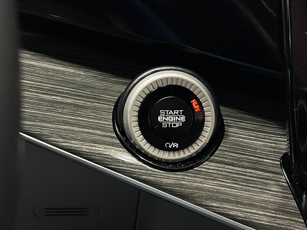 Used 2022 Jeep Wagoneer Series III w/ Premium Group I image 23