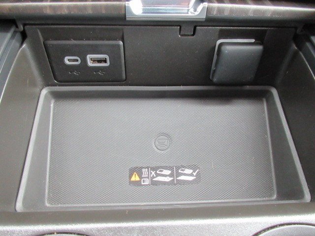 Used 2023 GMC Yukon XL Denali w/ LPO, Floor Liner Package AWD/4WD image 21
