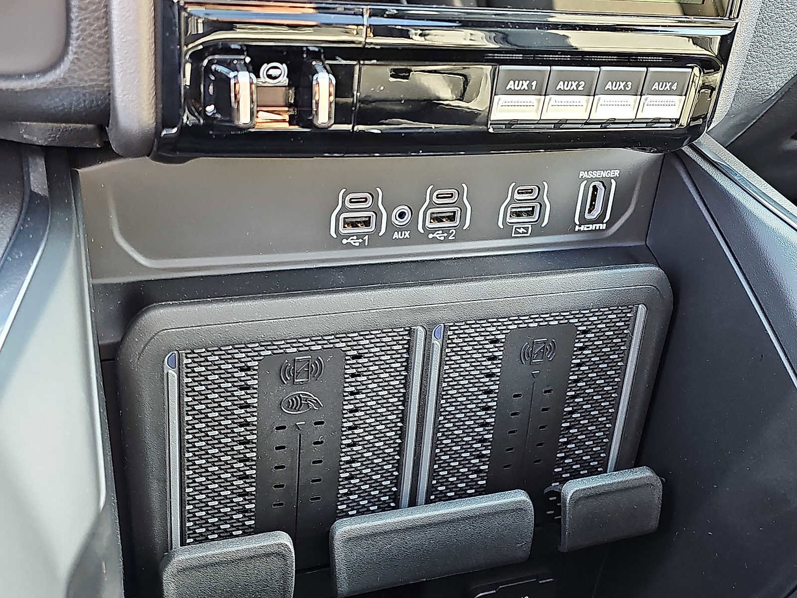 New 2026 RAM 1500 Laramie w/ Night Edition image 16