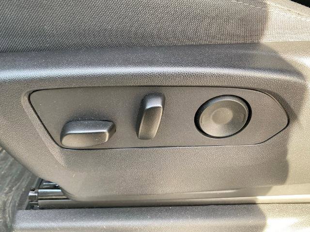 Used 2025 Chevrolet Silverado 2500 LT w/ Convenience Package image 15