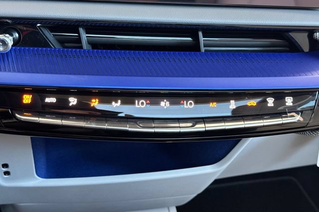 New 2026 Cadillac Optiq Sport 1 w/ LPO, Floor Liner Package AWD/4WD image 21