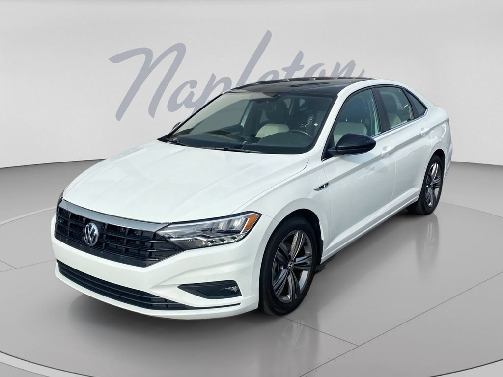 Used 2021 Volkswagen Jetta R-Line w/ R-Line Cold Weather Package FWD image 4