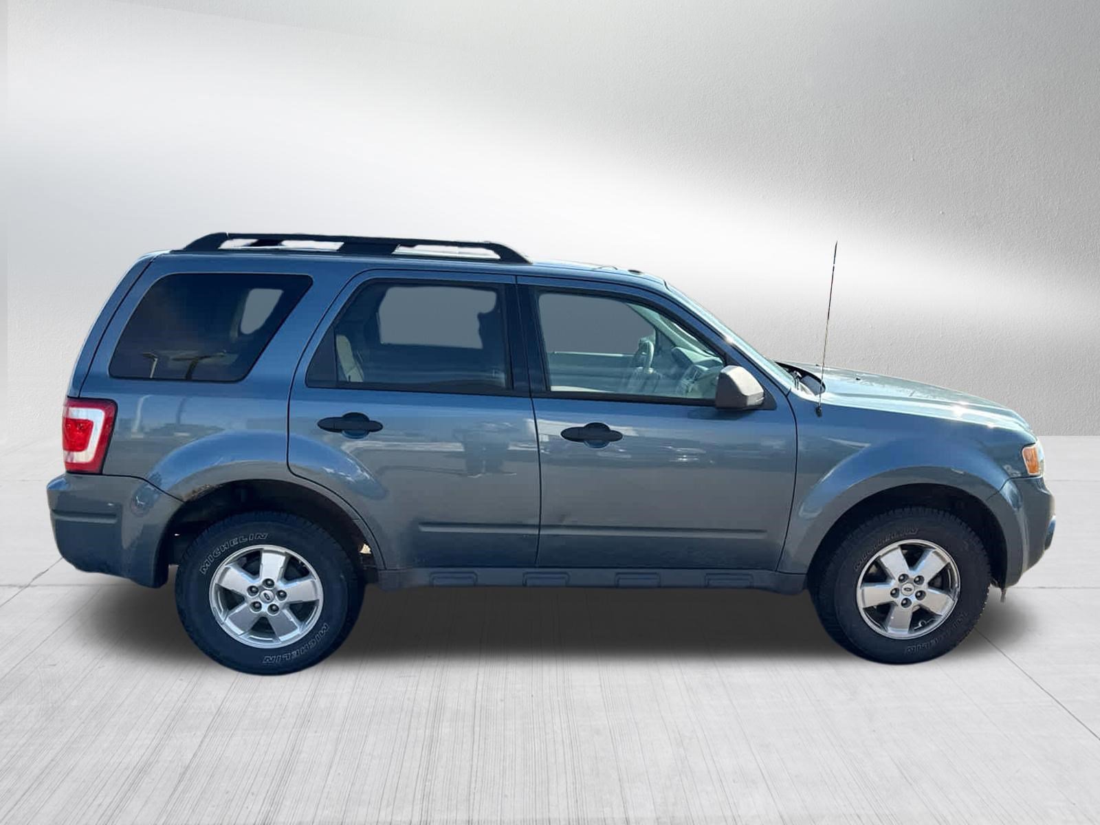 Used 2011 Ford Escape XLT w/ 202A Rapid Spec Order Code image 8