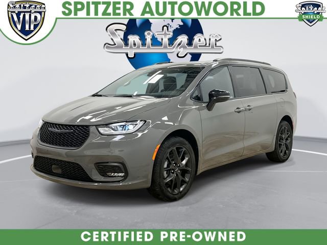 Used 2025 Chrysler Pacifica Limited AWD/4WD image 1