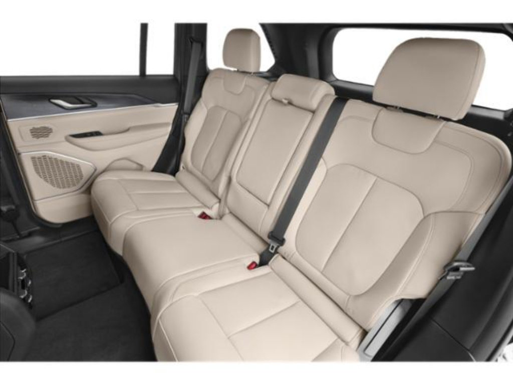 Used 2024 Jeep Grand Cherokee Limited 4xe image 13