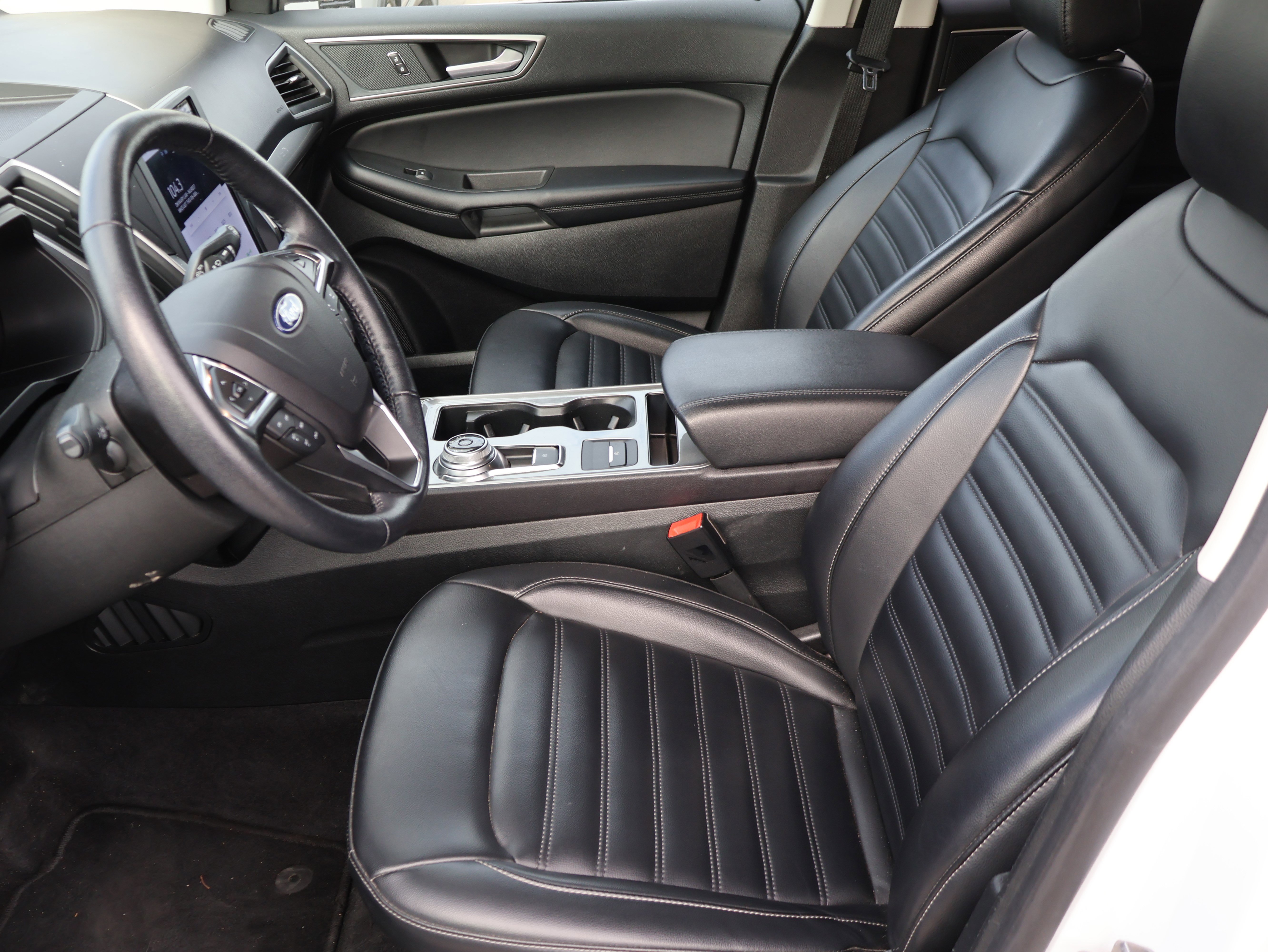 Used 2023 Ford Edge SEL image 39