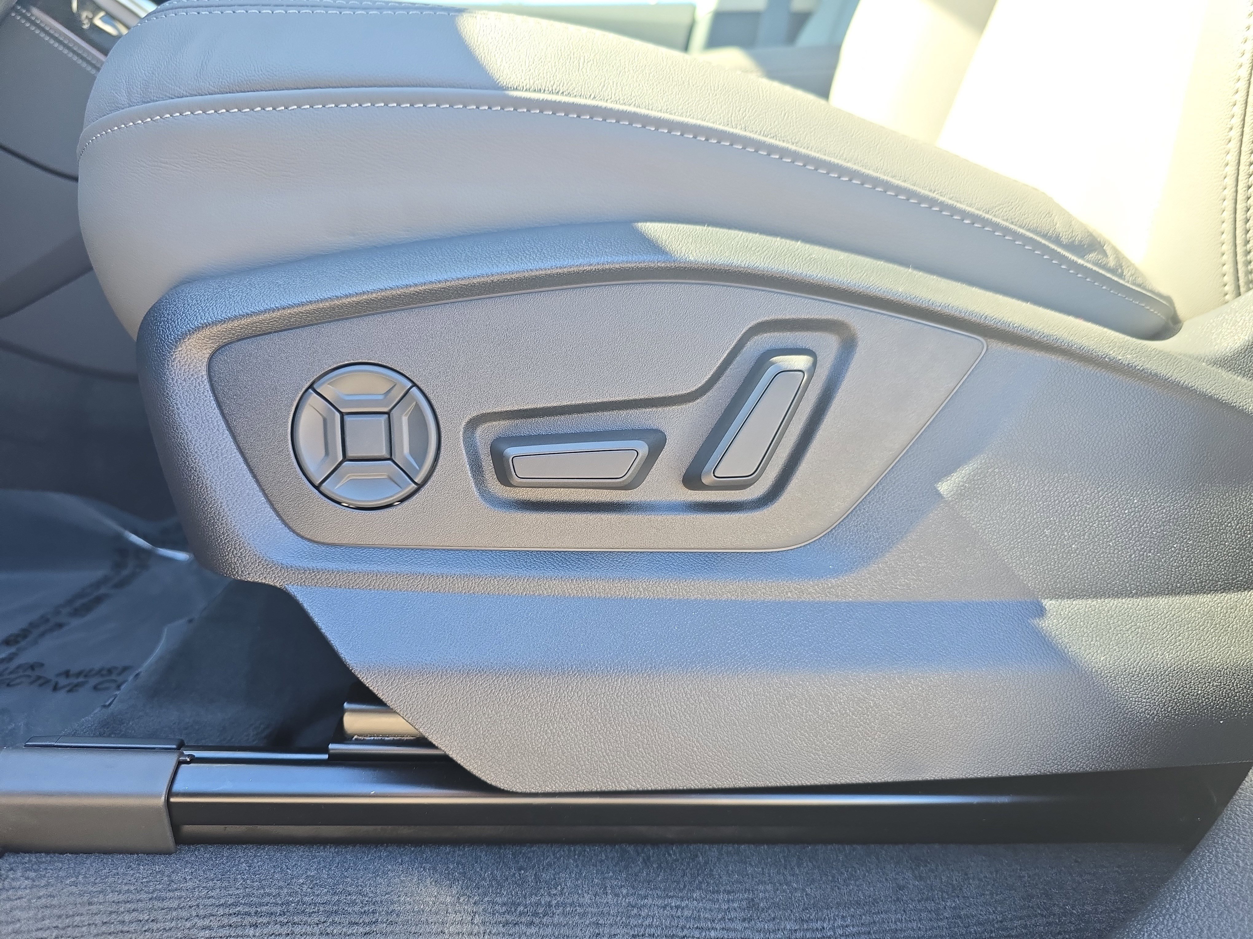 New 2025 Audi Q8 Premium Plus image 27