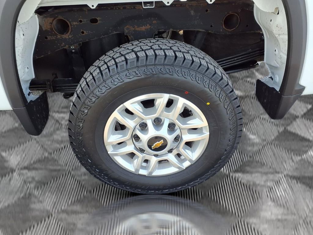 Used 2025 Chevrolet Silverado 2500 LT w/ Convenience Package image 21