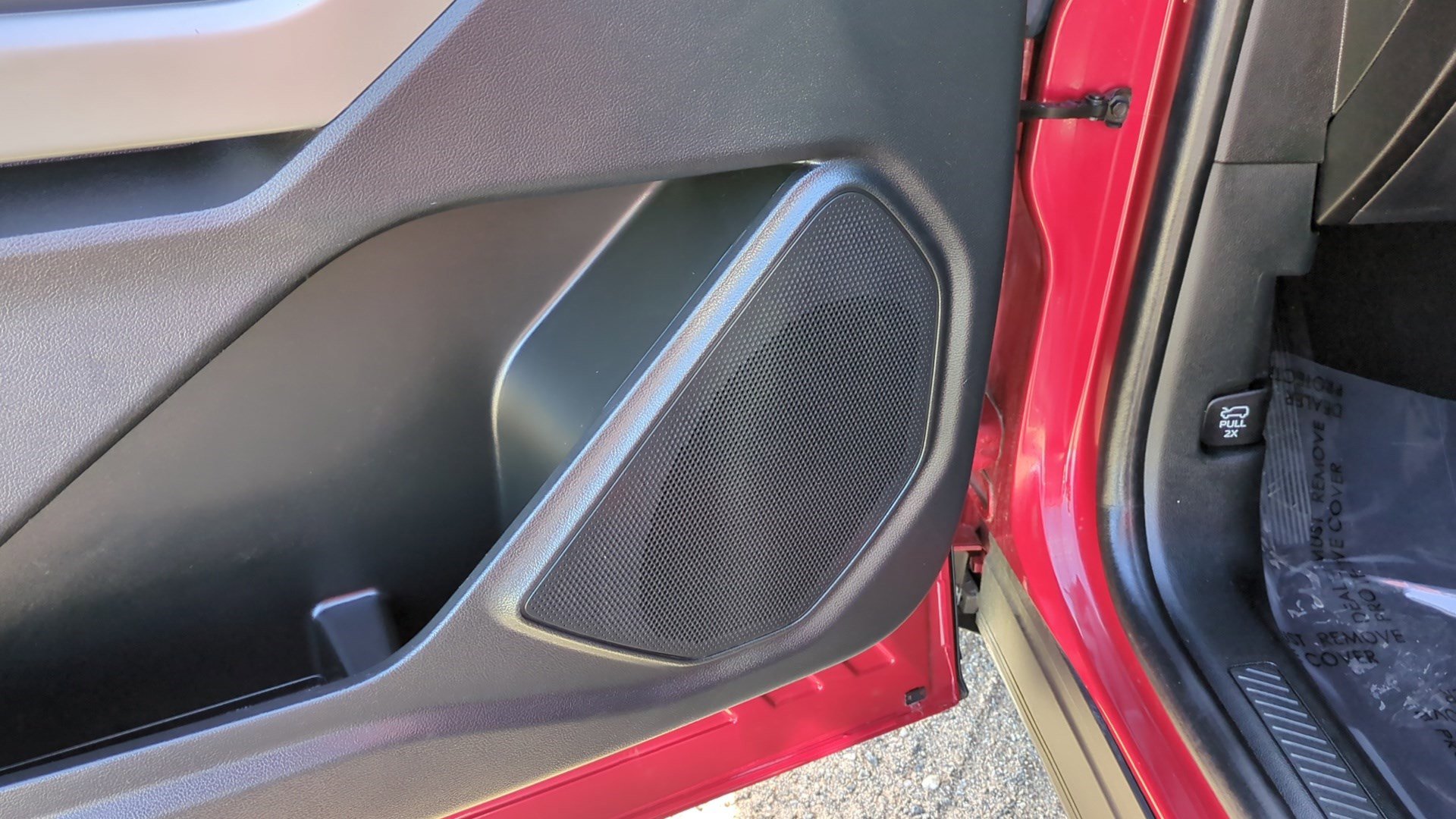 Used 2023 Ford Explorer XLT image 14