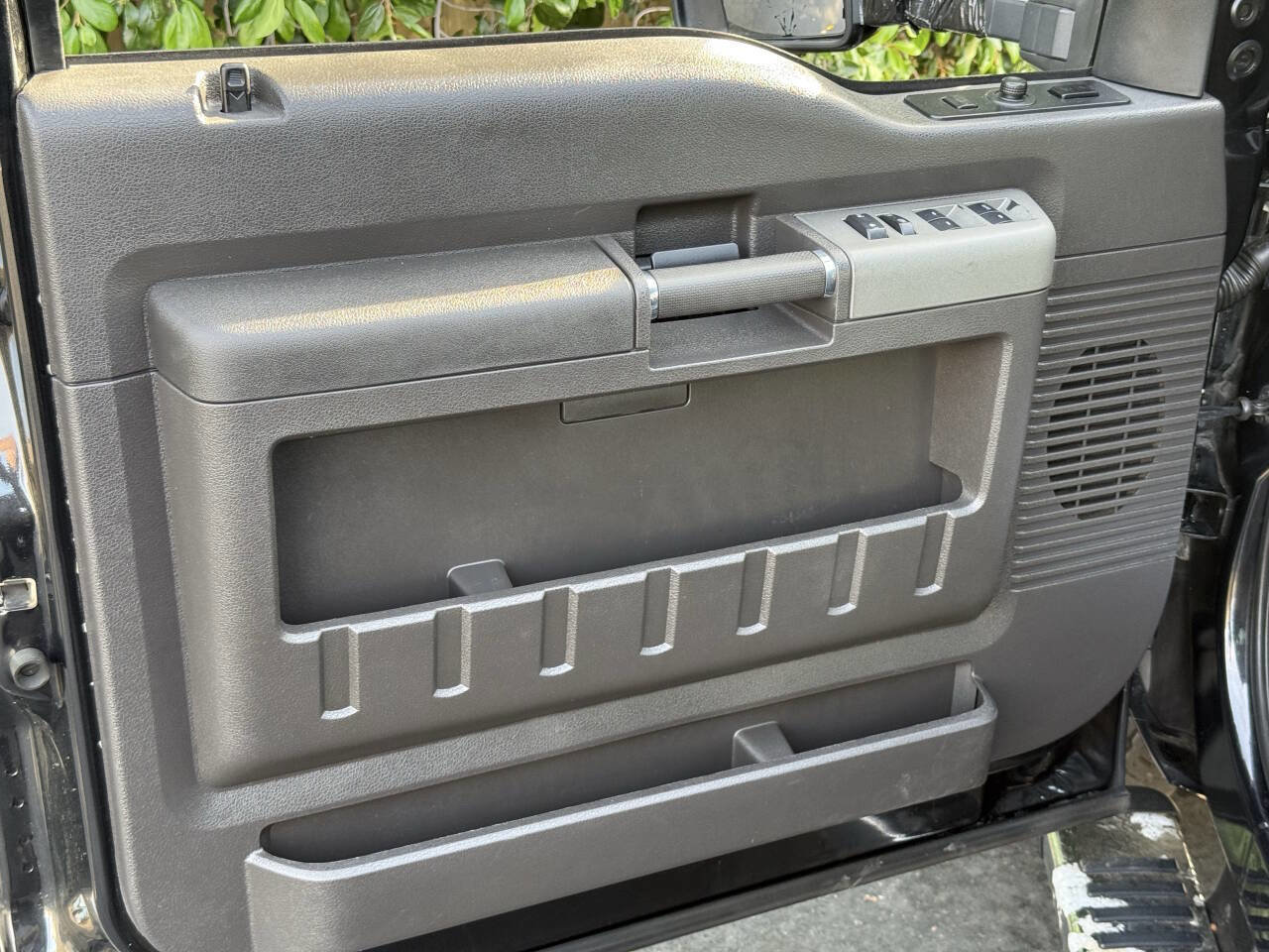 Used 2011 Ford F350 Lariat w/ Chrome Pkg image 14