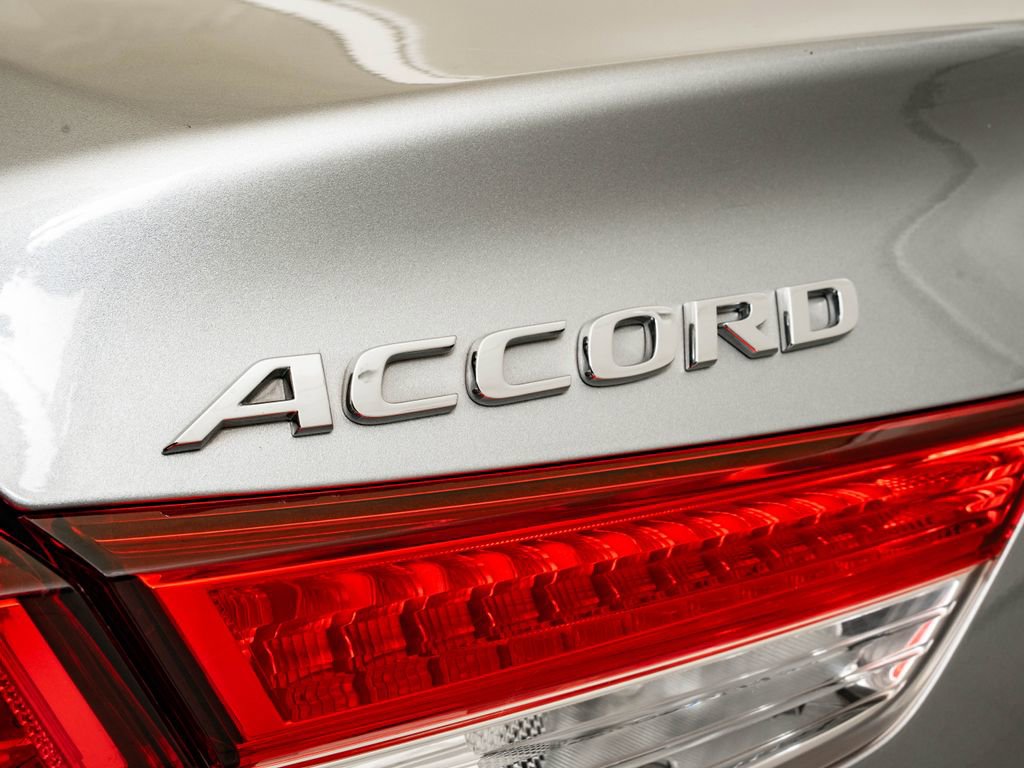 Used 2018 Honda Accord EX-L image 18