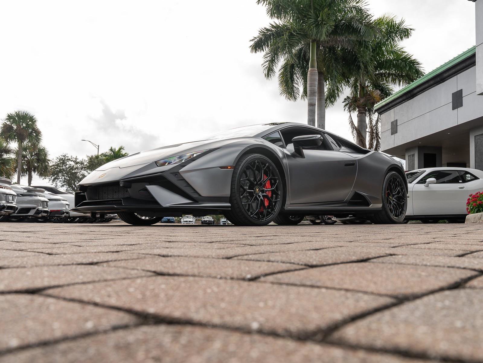 Used 2024 Lamborghini Huracan Tecnica image 42