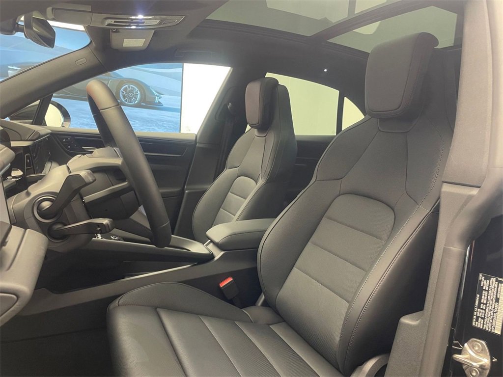 New 2025 Porsche Macan 4S Electric image 5