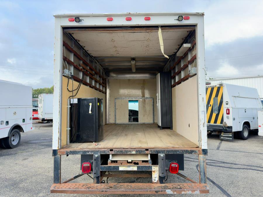 Used 2003 Ford E-350 and Econoline 350 Super Duty image 4