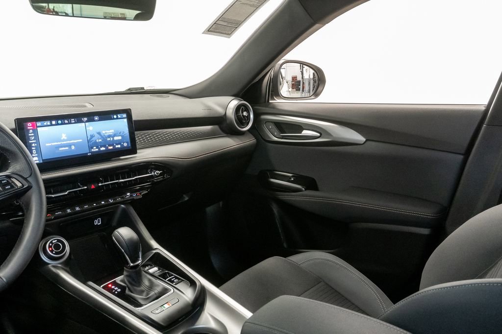 Used 2025 Alfa Romeo Tonale AWD/4WD image 11