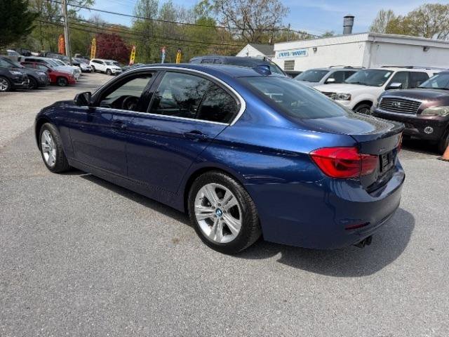 Used 2017 BMW 330i xDrive Sedan w/ Premium Package AWD/4WD image 3