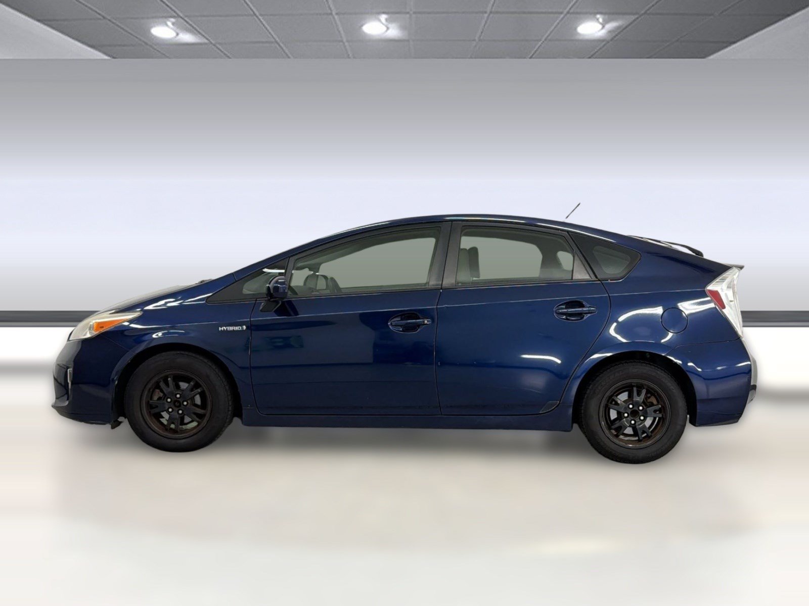 Used 2014 Toyota Prius Two FWD image 2