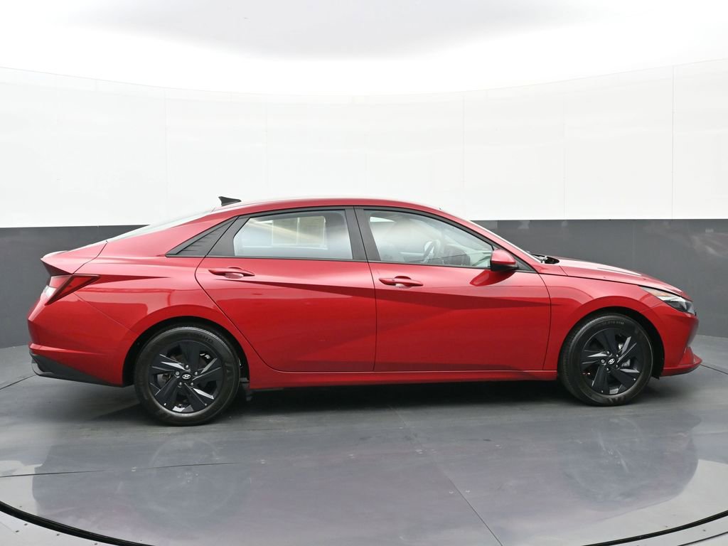 Certified 2022 Hyundai Elantra SEL image 3