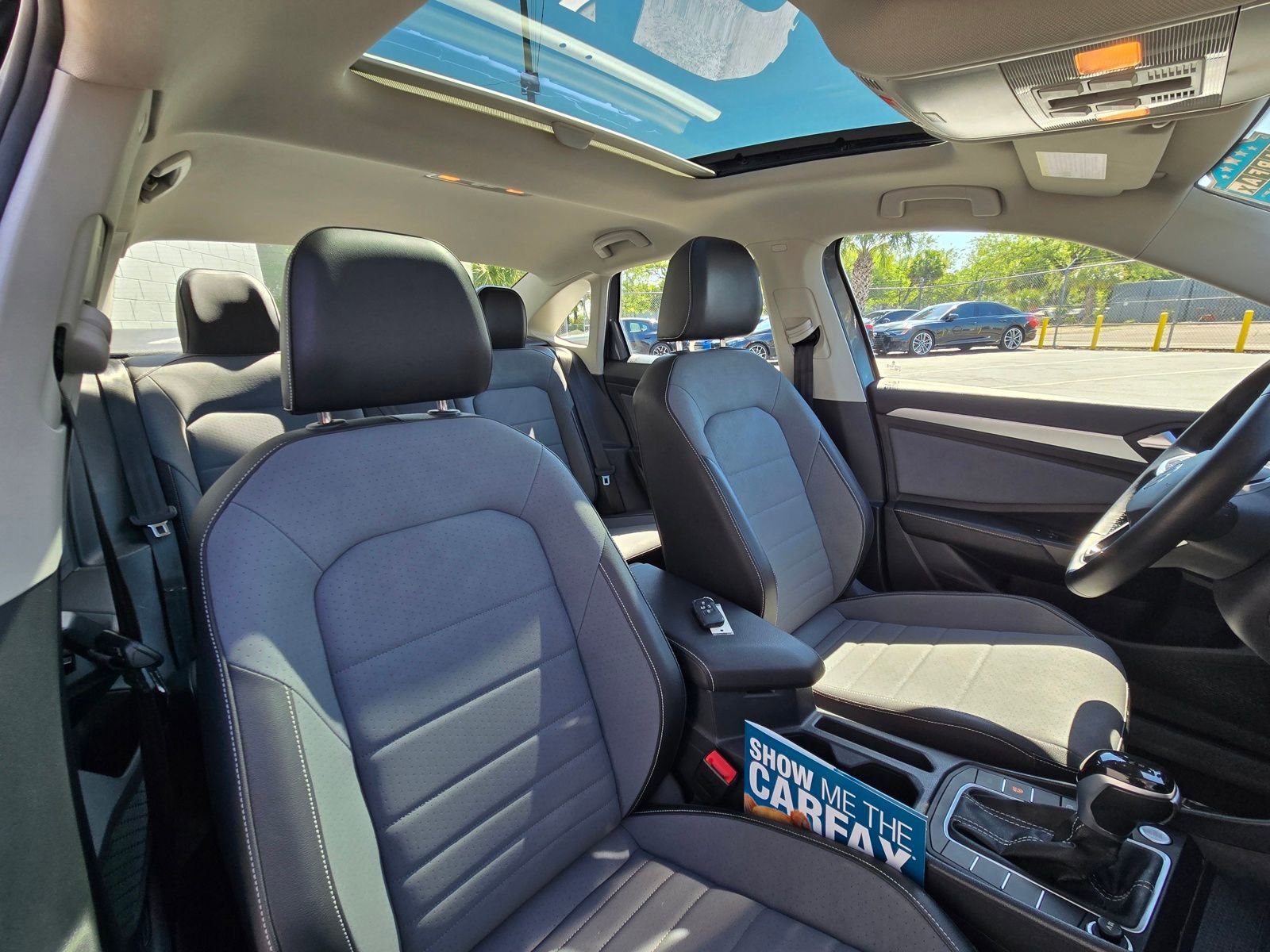 Used 2025 Volkswagen Jetta SE image 44