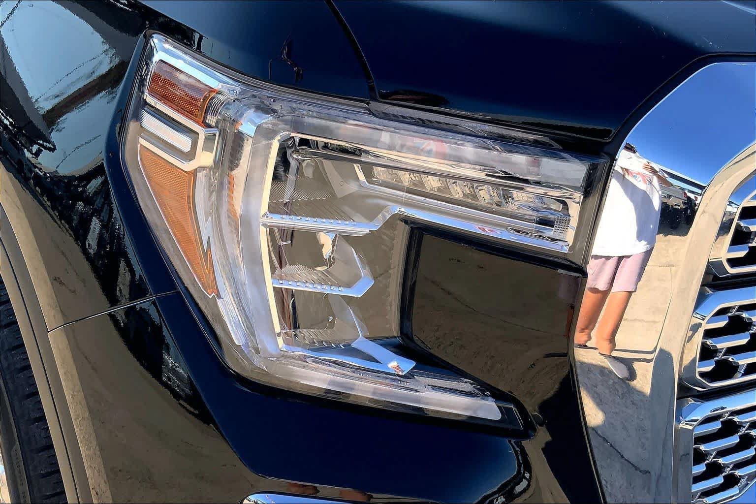 Used 2020 GMC Sierra 1500 Denali w/ Denali Ultimate Package AWD/4WD image 26