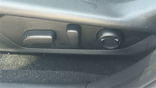 Certified 2024 Subaru Crosstrek 2.0i Premium image 33