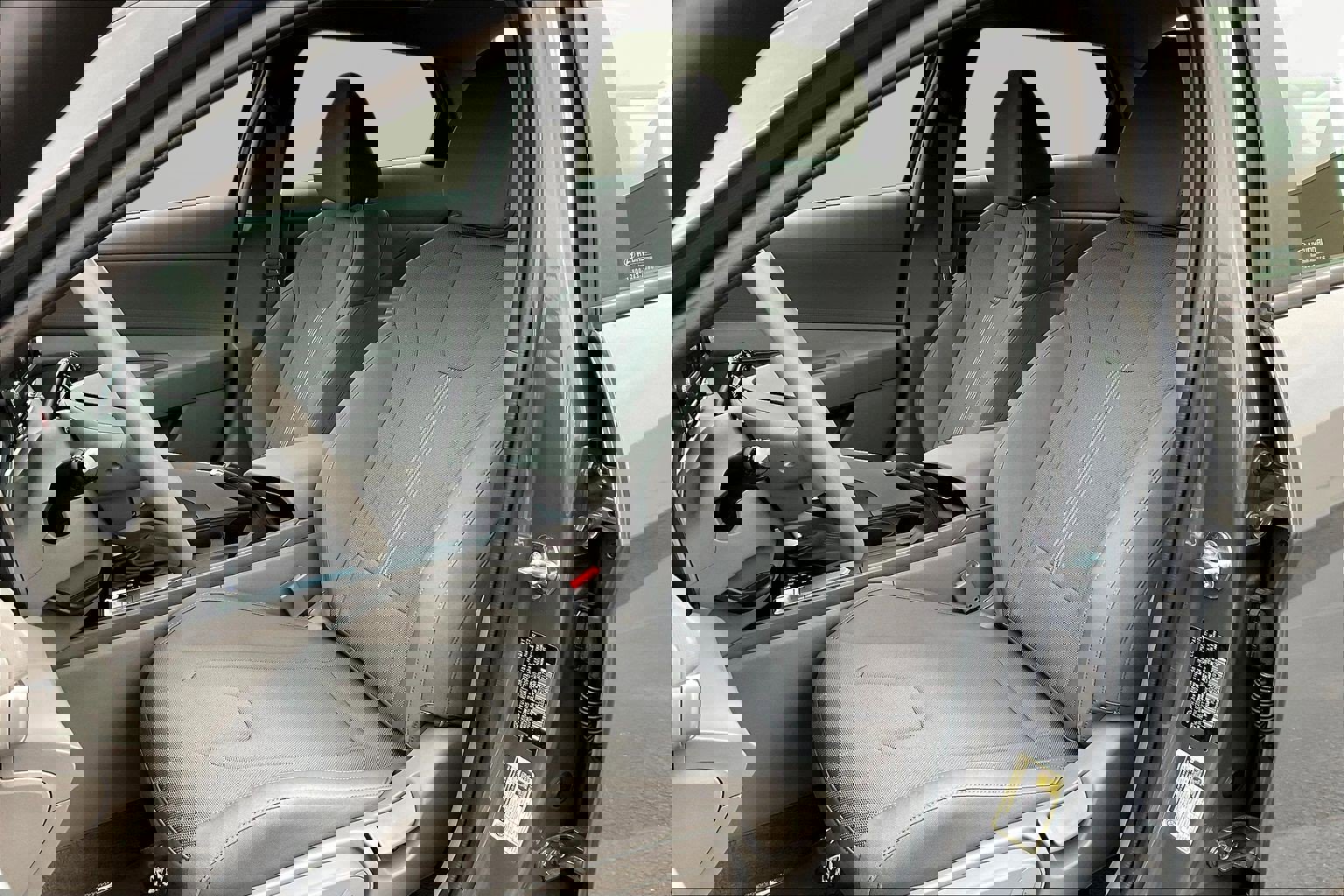 Certified 2025 Hyundai Elantra SE image 21