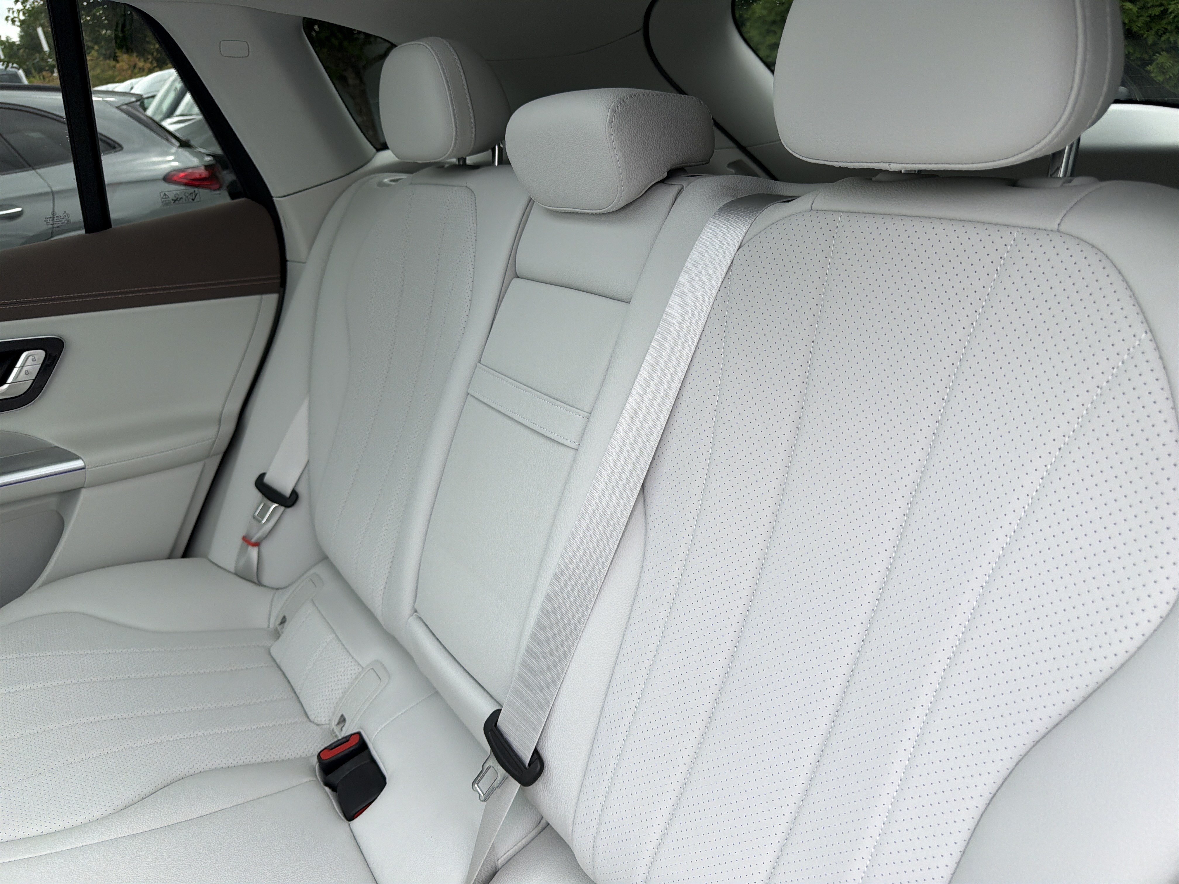 Certified 2025 Mercedes-Benz EQE 350+ 4MATIC SUV w/ Driver Assistance Package image 33