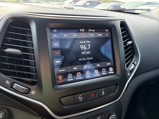 Used 2022 Jeep Cherokee Latitude Lux w/ Sun & Sound Group AWD/4WD image 16