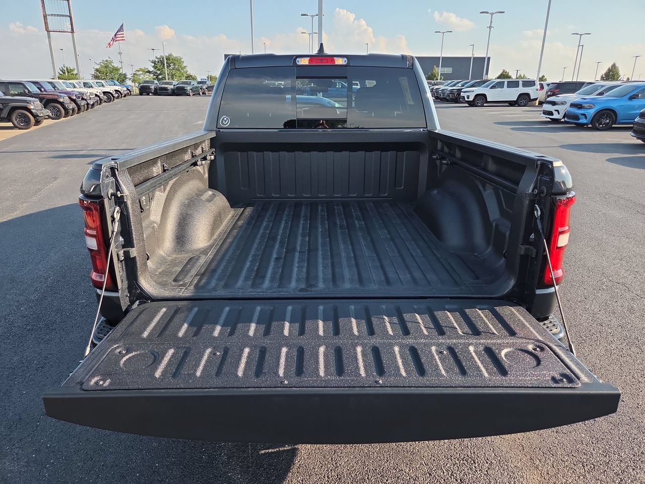 New 2026 RAM 1500 Express AWD/4WD image 27