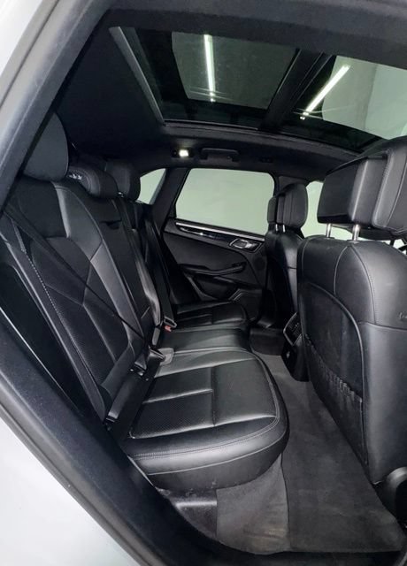 Used 2019 Porsche Macan AWD/4WD image 16