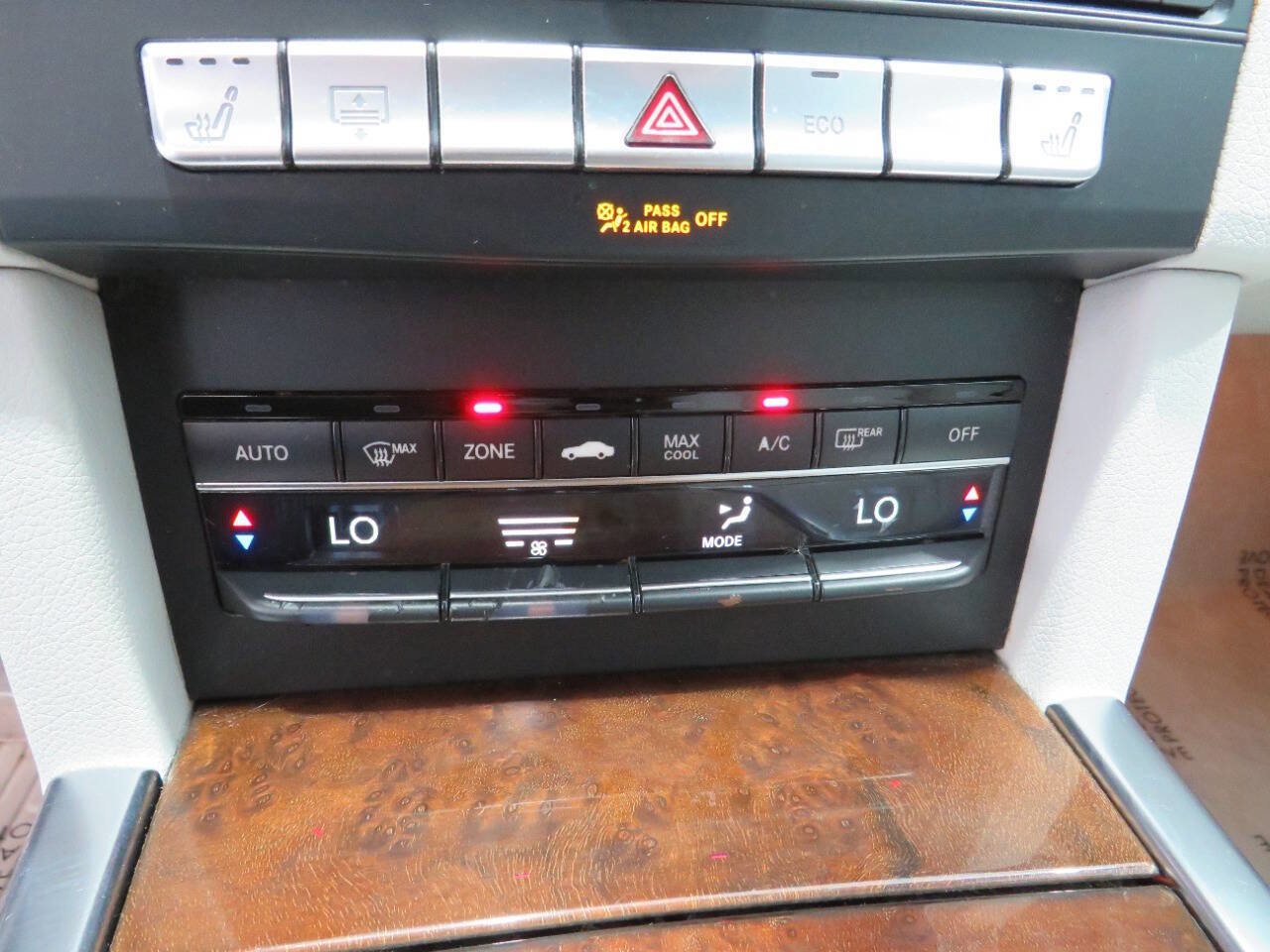 Used 2016 Mercedes-Benz E 350 Sedan w/ Premium Package image 24