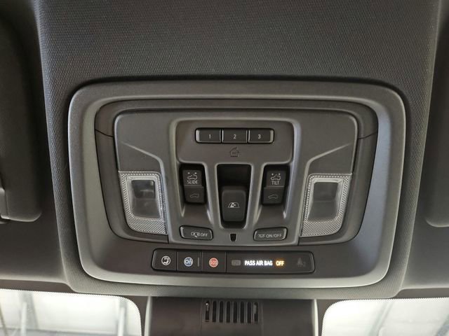 Used 2023 GMC Sierra 1500 AT4 w/ Technology Package AWD/4WD image 28