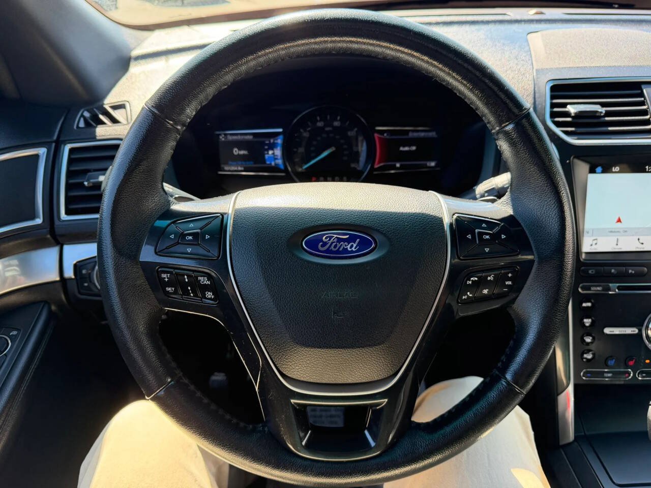 Used 2017 Ford Explorer Limited w/ Equipment Group 301A AWD/4WD image 12