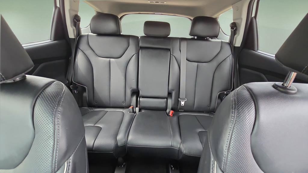 Certified 2023 Hyundai Santa Fe Limited AWD/4WD image 11